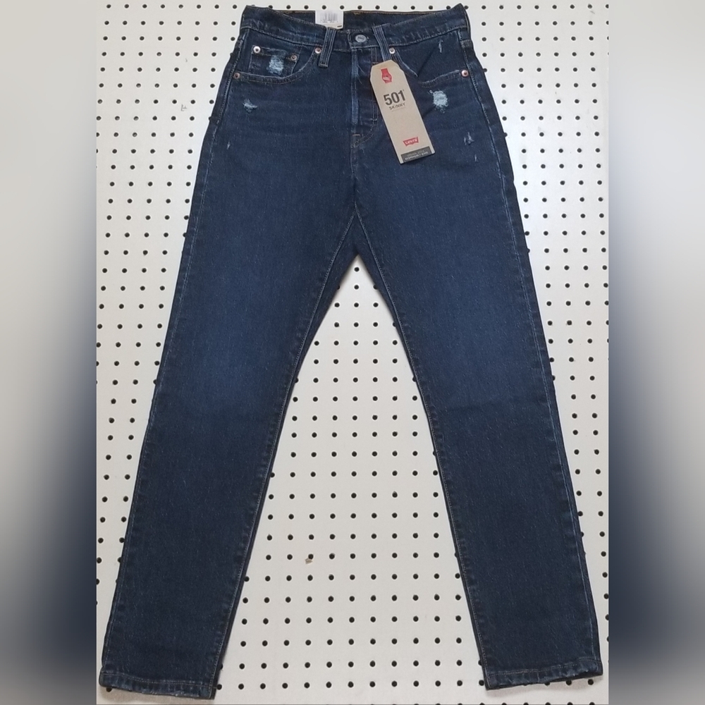 Levis women jean blue skinny jean 24x28